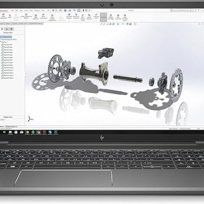 تصویر لپ‌تاپ HP ZBook Power 15 G8 با بدنه‌ی فلزی، نمایشگر ۱۵.۶ اینچی FHD، کیبورد کامل، طراحی صنعتی و پورت‌های حرفه‌ای، مناسب برای کاربران حرفه‌ای در زمینه‌های مهندسی، طراحی و محاسبات سنگین.