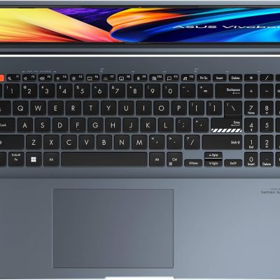 تصویر زاویه کناری لپ‌تاپ VivoBook با طراحی بدنه فلزی