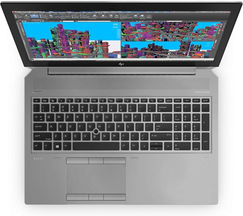 تصویر لپ تاپ در حال اجرای یک نرم‌افزار سنگین (مثل AutoCAD)