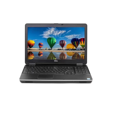 تصویر لپ تاپ دل Latitude E6540 از نمای جلو با صفحه نمایش روشن